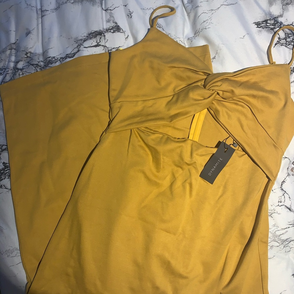 ✨Baddie BNWT Mustard Cut-out Midi Dress